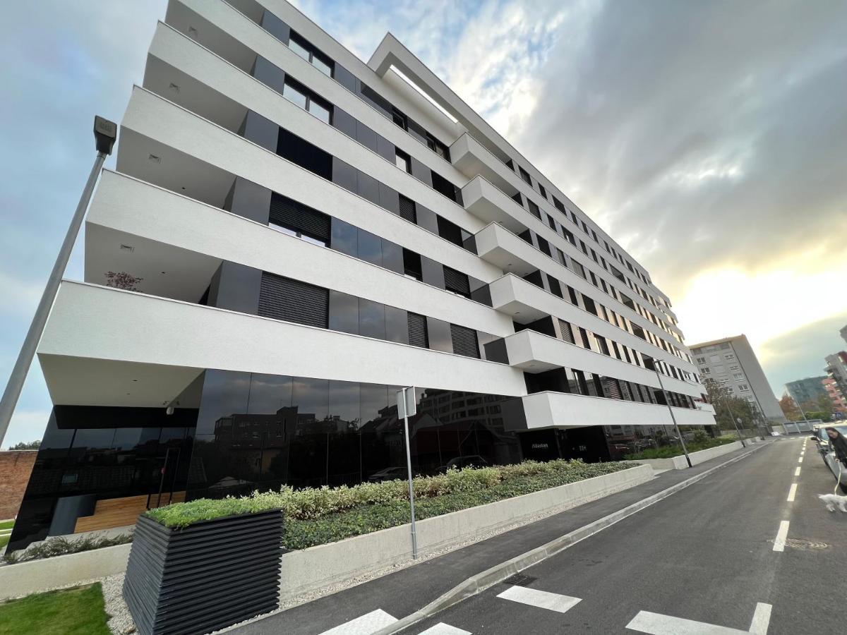 Luxury Haven In Zagreb Apartment Ngoại thất bức ảnh